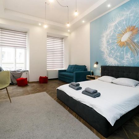 Main Square Apartment Good Stay In The City Center Lemberg Exterior foto