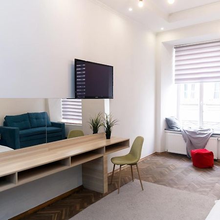 Main Square Apartment Good Stay In The City Center Lemberg Exterior foto