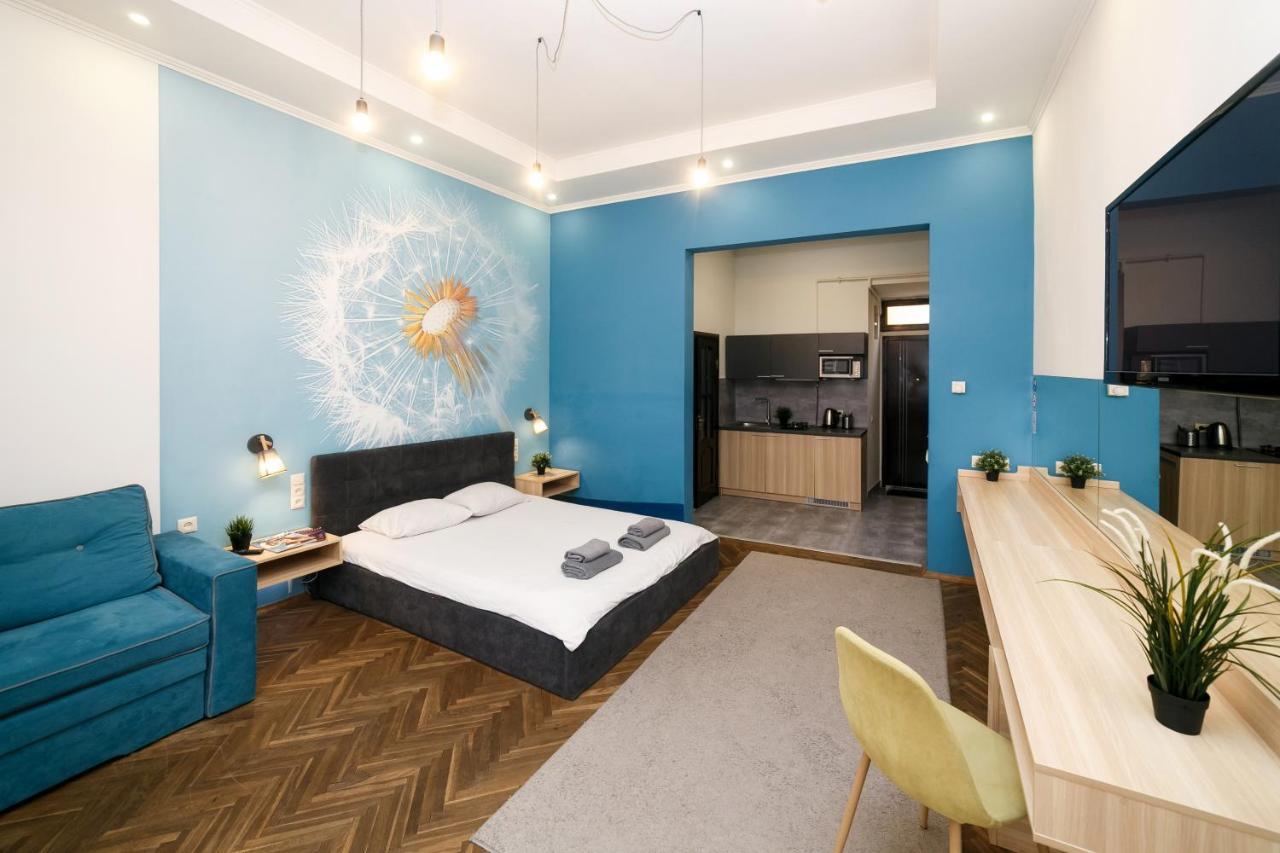 Main Square Apartment Good Stay In The City Center Lemberg Exterior foto