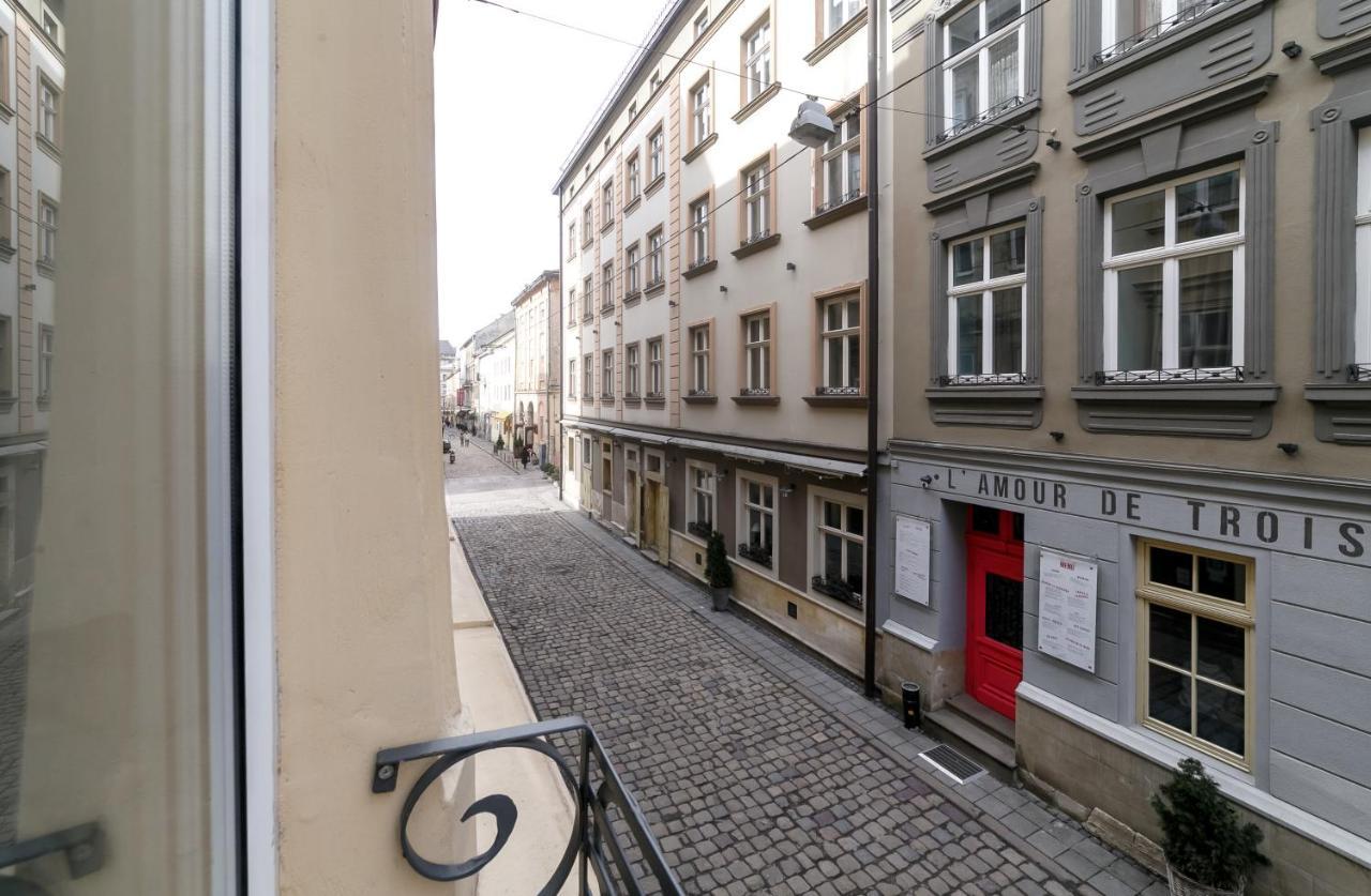 Main Square Apartment Good Stay In The City Center Lemberg Exterior foto